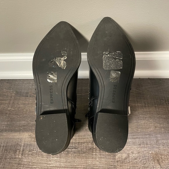 NWOT Express Pointed-Toe Studded Booties - Picture 4 of 4